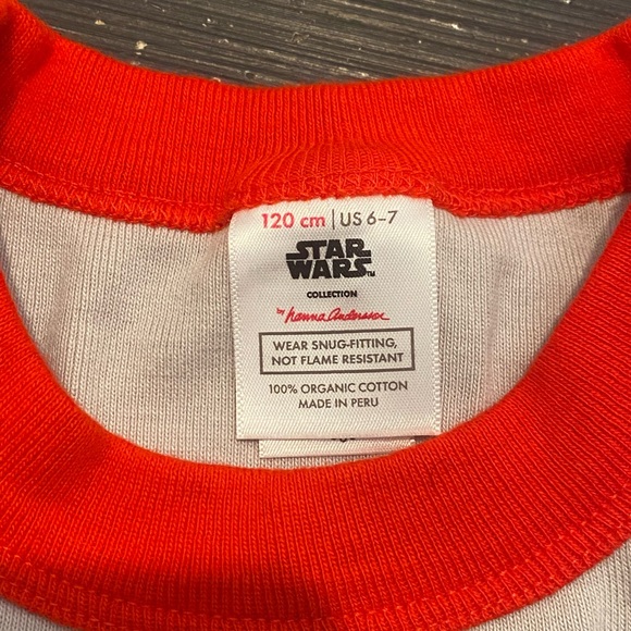 Hanna Andersson Gray and Red Kids Star Wars collection Christmas Pajama Set - Picture 3 of 4